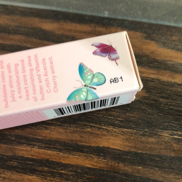 New Too Faced Too Femme Heart Core Lipstick in Nothing Compares 2 U shade - Picture 6 of 7